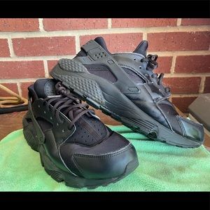 Nike hurache 9.5 w